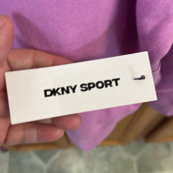 DKNY Pink Sweatshirt New with Tags size Medium crew neck sz Medium - Picture 5 of 13
